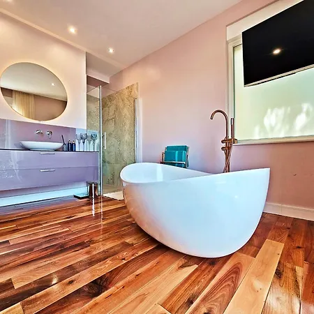 Appartamento Panorama Penthouse - 5 Star With Roof Jacuzzi
