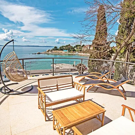 Panorama Penthouse - 5 Star With Roof Jacuzzi