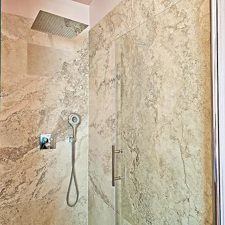 Panorama Penthouse - 5 Star With Roof Jacuzzi Apartman