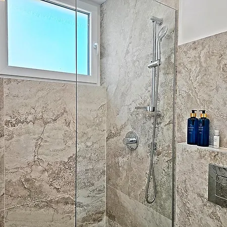 Panorama Penthouse - 5 Star With Roof Jacuzzi Apartman
