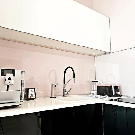 Panorama Penthouse - 5 Star With Roof Jacuzzi Apartment